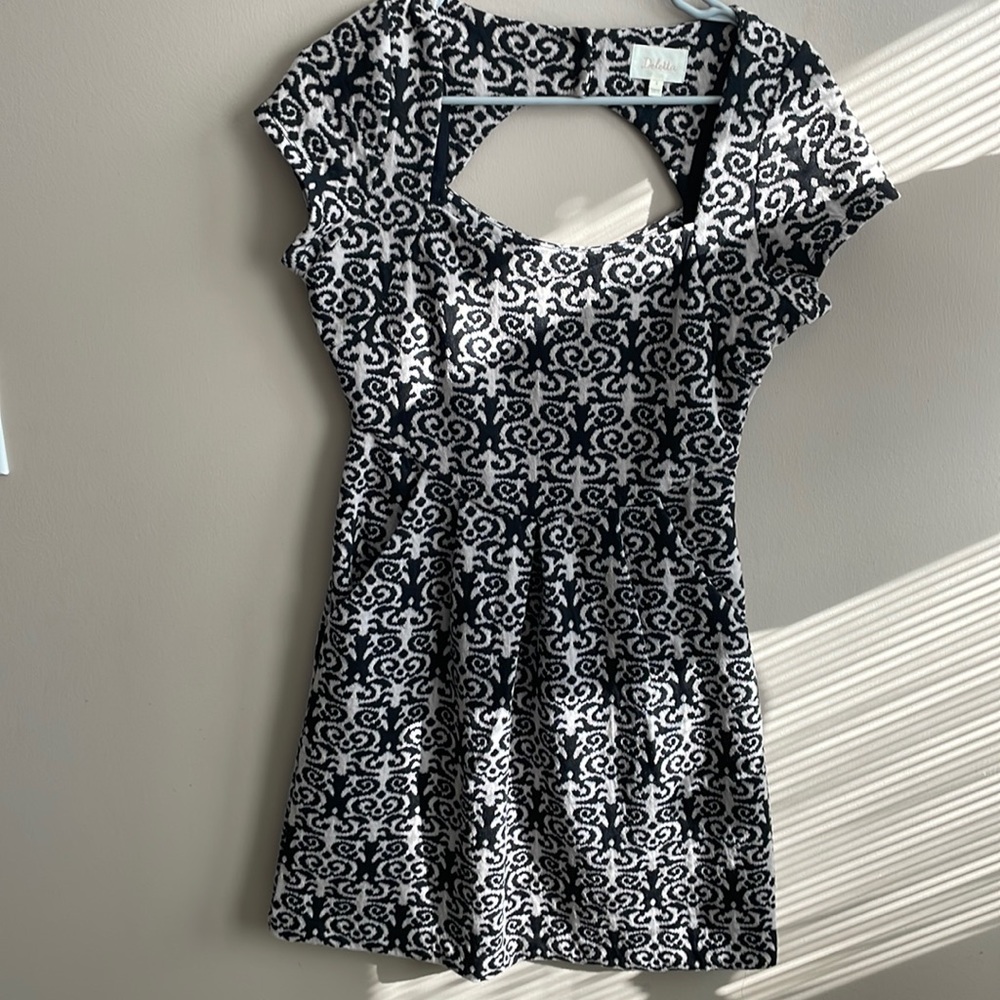 Delete dress with key hole back